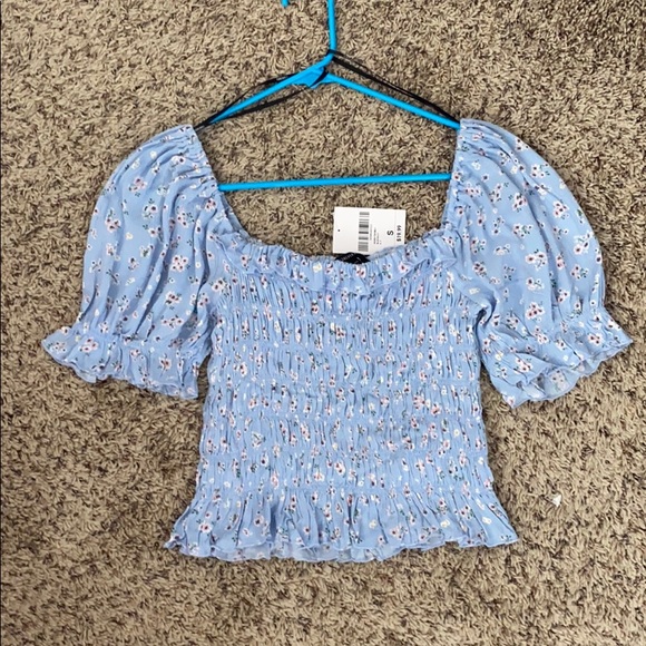Forever 21 floral smocked puff sleeve top - Picture 5 of 5
